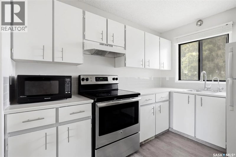 6419 Rochdale BOULEVARD, Regina, Saskatchewan, S4X2Y9, Regina, Saskatchewan — photo 1 of 5
