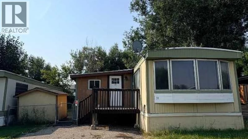 895 Elizabeth Street, Pincher Creek, Alberta, T0K1W0, Pincher Creek, Alberta — photo 1 of 5