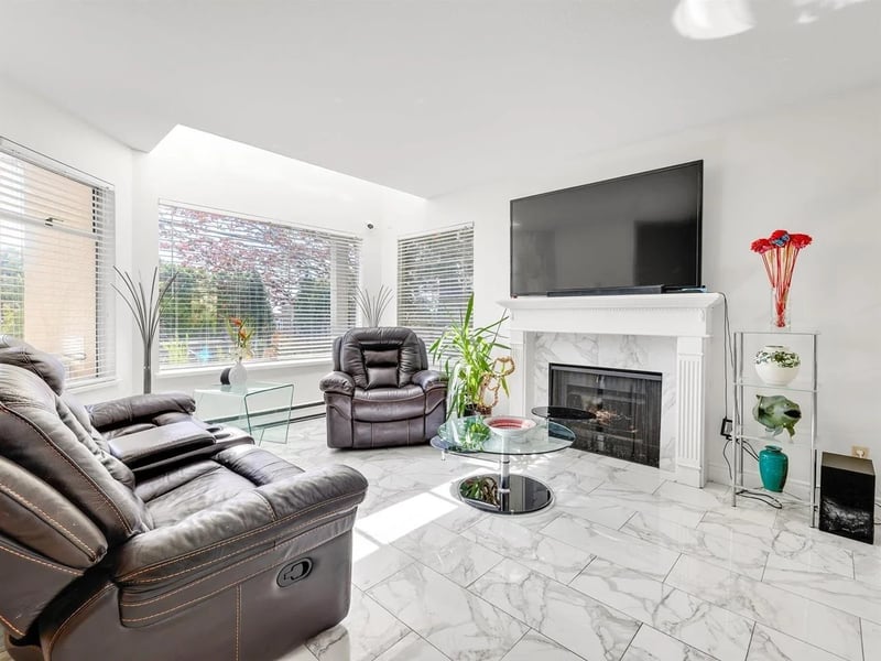 #101 1225 MERKLIN Street, White Rock, British Columbia, V4B4B8, White Rock, British Columbia — photo 1 of 5