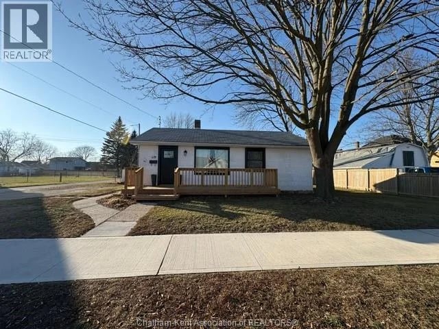 119 Lorne Avenue, Wallaceburg, Ontario, N8A3Y9, Wallaceburg, Ontario — photo 1 of 5