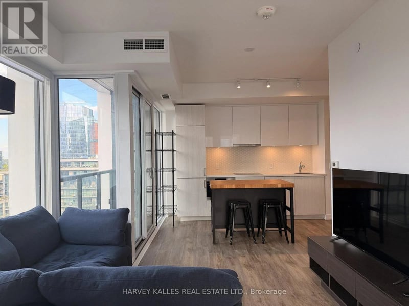#1704 158 Front Street East, Toronto (Moss Park), Ontario, M5V1E5, Toronto (Moss Park), Ontario — photo 1 of 5