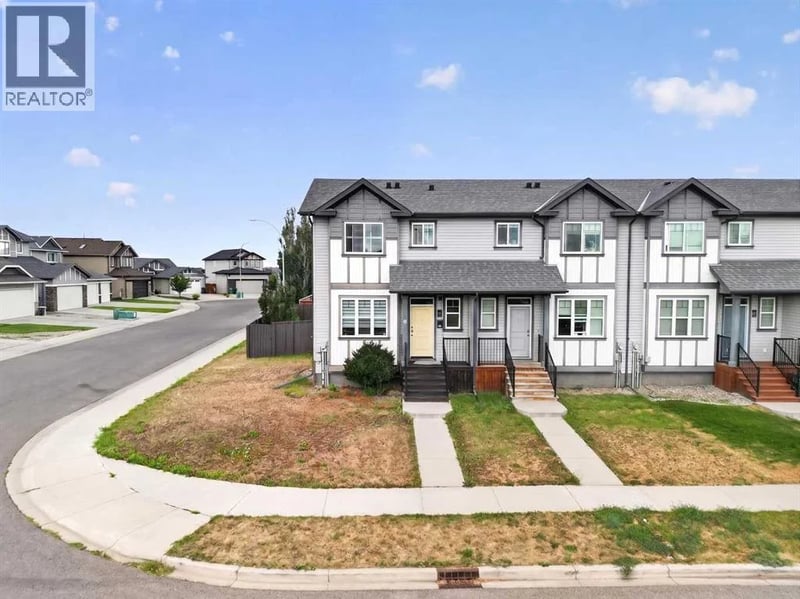 274 Mildred Dobbs Boulevard North, Lethbridge, Alberta, T1H7E3, Lethbridge, Alberta — photo 1 of 5