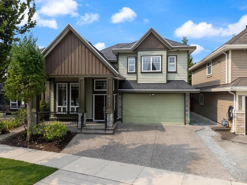 6477 143 Street, Surrey, British Columbia, V3W1T4, Surrey, British Columbia — photo 1 of 5