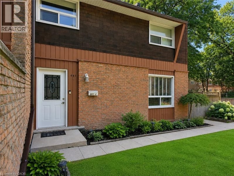 #4 661 FRANCIS Road, Burlington, Ontario, L7T3X6, Burlington, Ontario — photo 1 of 5