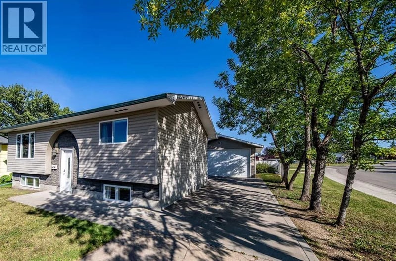9710 117 Avenue, Grande Prairie, Alberta, T8V3P4, Grande Prairie, Alberta — photo 1 of 5