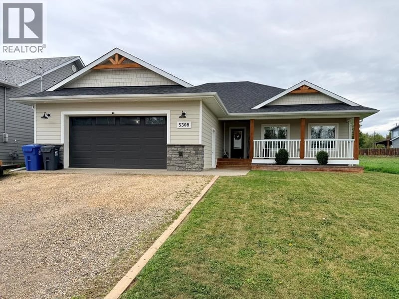 5308 49 Street, Pouce Coupe, British Columbia, V0C2C0, Pouce Coupe, British Columbia — photo 1 of 5