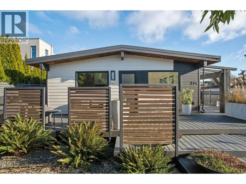 234 67 Street, Tsawwassen, British Columbia, V4L1M1, Tsawwassen, British Columbia — photo 1 of 5