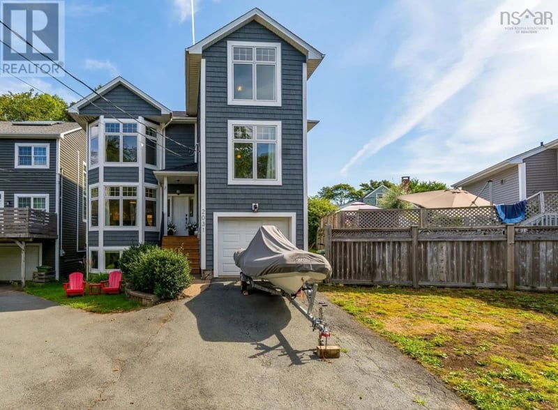 2031 Quinn Street, Halifax, Nova Scotia, B3L3E5, Halifax, Nova Scotia — photo 1 of 5