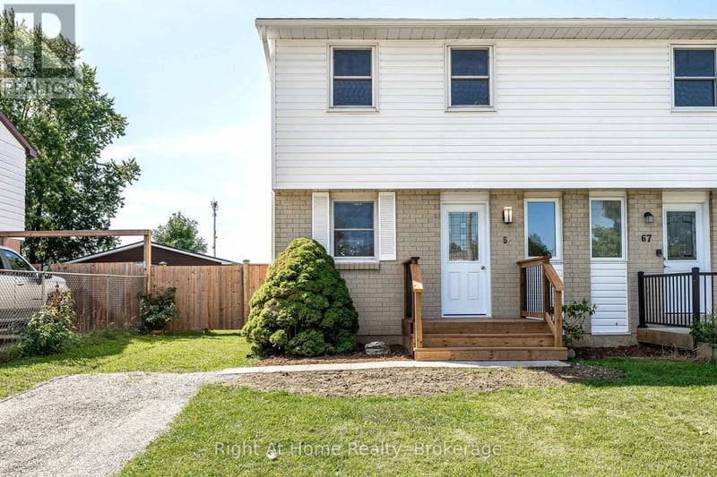 65 Maple Avenue, Stratford, Ontario, N5A7C3, Stratford, Ontario — photo 1 of 5