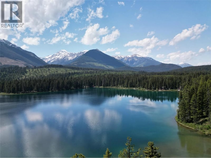 3112 Bugaboo Cartwright Other, Spillimacheen, British Columbia, V0A1P0, Spillimacheen, British Columbia — photo 1 of 5