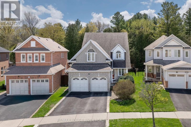 433 Woodsmere Crescent, Pickering (Amberlea), Ontario, L1V7A4, Pickering (Amberlea), Ontario — photo 1 of 5