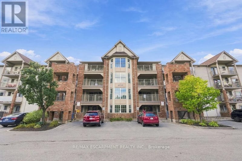 #310 4025 KILMER Drive, Burlington (Tansley), Ontario, L7M4M5, Burlington (Tansley), Ontario — photo 1 of 5