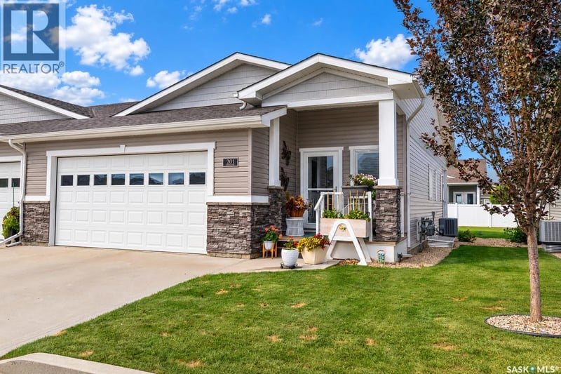 201 959 Bradley STREET, Moose Jaw, Saskatchewan, S6H5Y4, Moose Jaw, Saskatchewan — photo 1 of 5