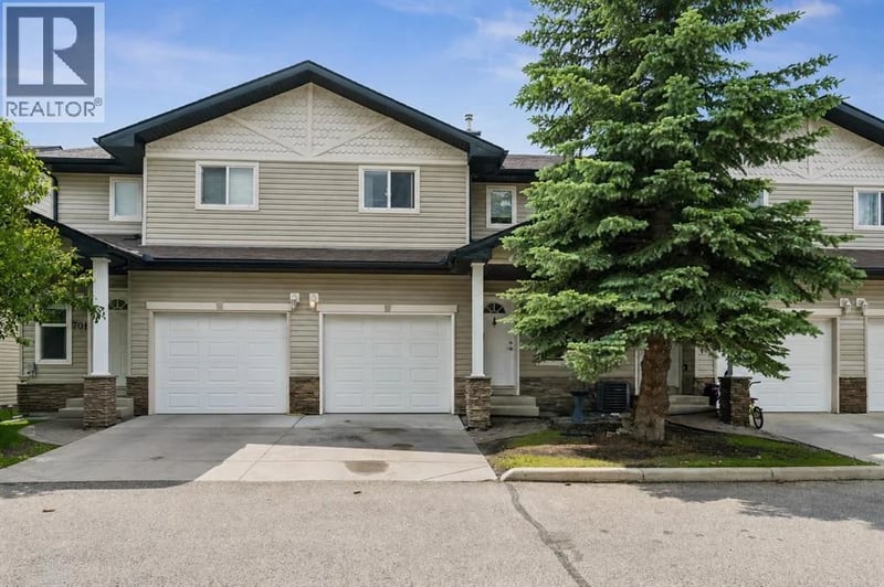 760 Railway Gate Southwest, Airdrie, Alberta, T4B3C5, Airdrie, Alberta — photo 1 of 5