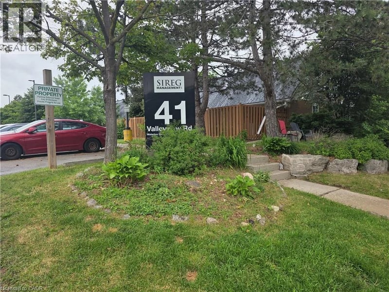 #11 41 VALLEYVIEW Road, Kitchener, Ontario, N2E3H9, Kitchener, Ontario — photo 1 of 5