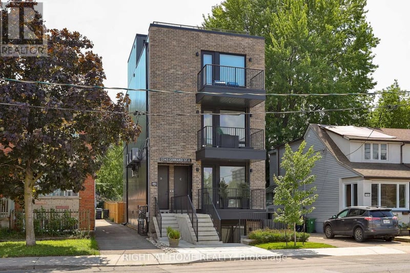 2343 Gerrard Street East, Toronto (East End-Danforth), Ontario, M4E2E6, Toronto (East End-Danforth), Ontario — photo 1 of 5