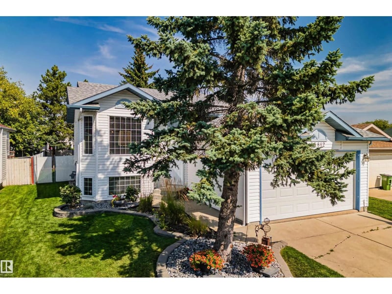 18812 89 AV NW, Edmonton, Alberta, T5T5Z8, Edmonton, Alberta — photo 1 of 5