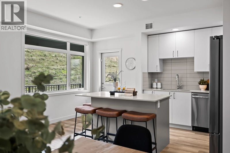 #118 1057 Frost Road, Kelowna, British Columbia, V1W0G7, Kelowna, British Columbia — photo 1 of 5