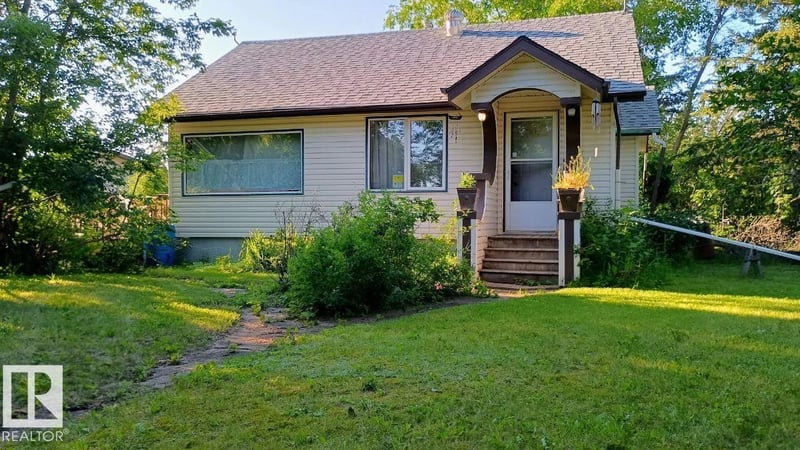 5102 51 AV, Willingdon, Alberta, T0B4R0, Willingdon, Alberta — photo 1 of 5