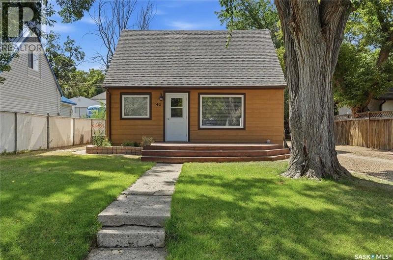 145 Lillooet STREET E, Moose Jaw, Saskatchewan, S6H4S6, Moose Jaw, Saskatchewan — photo 1 of 5