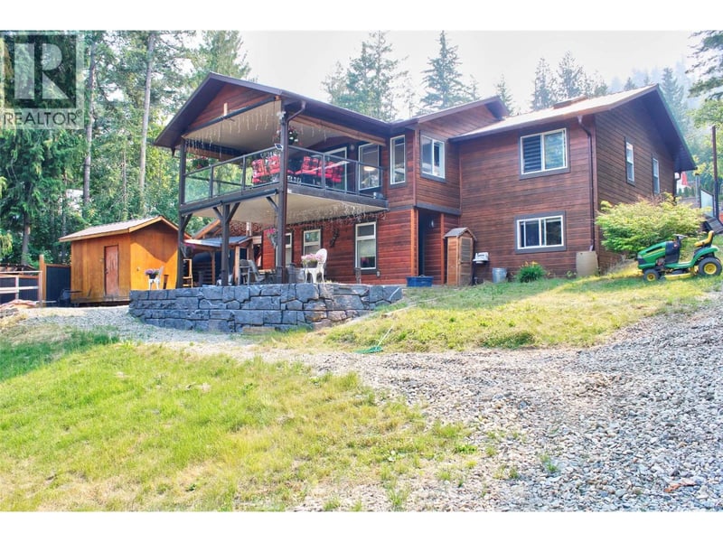3731 Eagleview Road, Blind Bay, British Columbia, V0E1H1, Blind Bay, British Columbia — photo 1 of 5