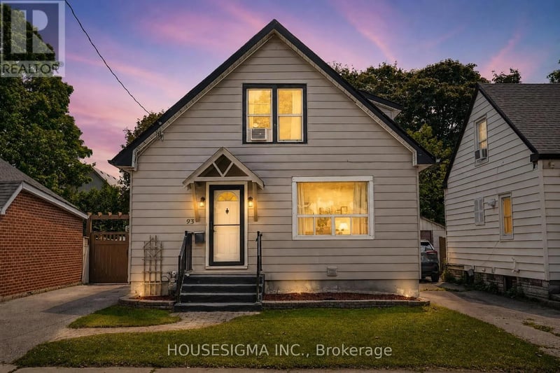 93 Brock Street West, Oshawa (O'Neill), Ontario, L1G1R7, Oshawa (O'Neill), Ontario — photo 1 of 5