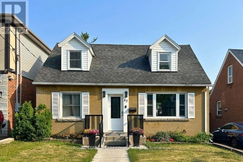 #Basement 43 Holland Avenue, Toronto (O'Connor-Parkview), Ontario, M4B2C7, Toronto (O'Connor-Parkview), Ontario — photo 1 of 5