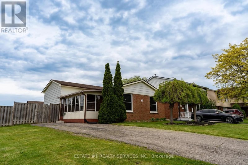 43 Dyer Street, St. Thomas, Ontario, N5R5K2, St. Thomas, Ontario — photo 1 of 5