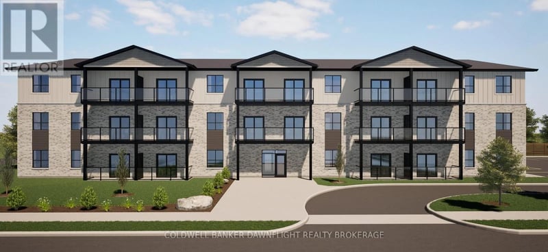 18 Centre Street, Bluewater (Zurich), Ontario, N0M2T0, Bluewater (Zurich), Ontario — photo 1 of 4