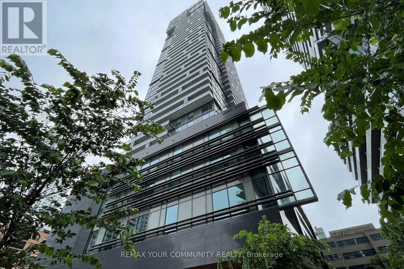 #1001 39 Roehampton Avenue, Toronto (Mount Pleasant West), Ontario, M4P0G1, Toronto (Mount Pleasant West), Ontario — photo 1 of 5
