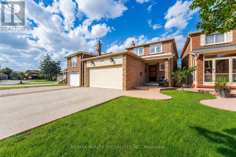 1106 Highgate Place, Mississauga (Rathwood), Ontario, L4W3H4, Mississauga (Rathwood), Ontario — photo 1 of 5