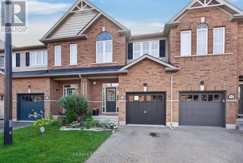 #93 651 Farmstead Drive, Milton (WI Willmott), Ontario, L9T7W2, Milton (WI Willmott), Ontario — photo 1 of 5