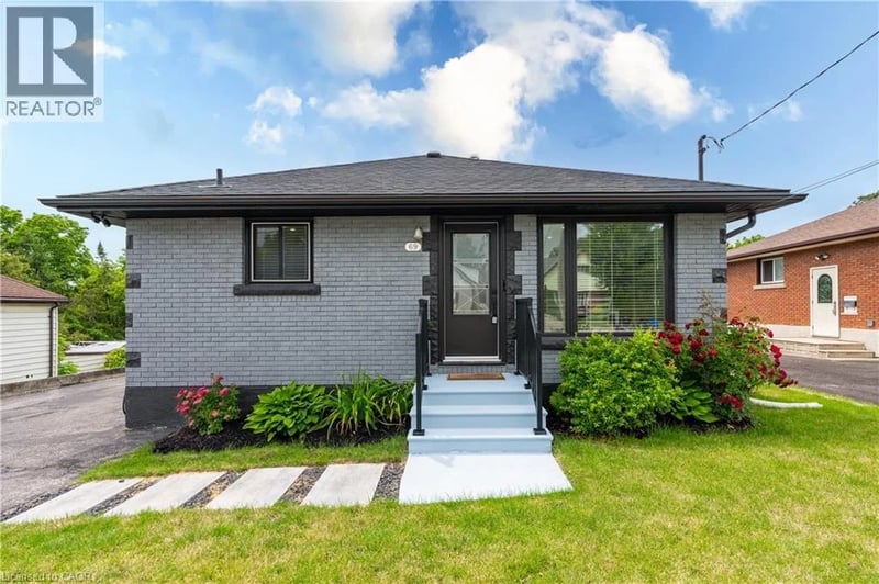 69 CLARKE Street North, Woodstock, Ontario, N4S7M4, Woodstock, Ontario — photo 1 of 5