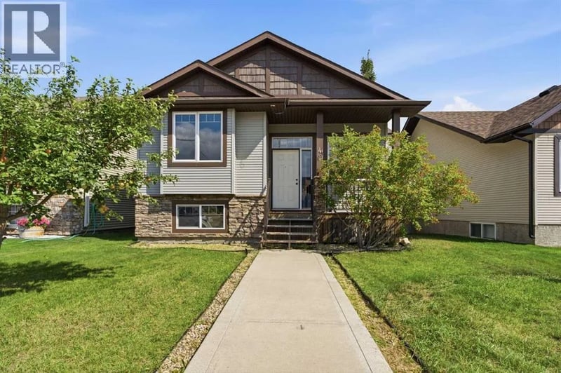 42 Ponderosa Avenue, Blackfalds, Alberta, T0M0J0, Blackfalds, Alberta — photo 1 of 5