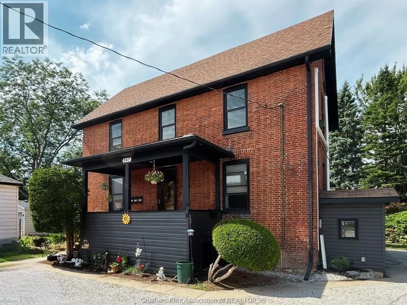 247 Selkirk Street, Chatham, Ontario, N7L1Z5, Chatham, Ontario — photo 1 of 5
