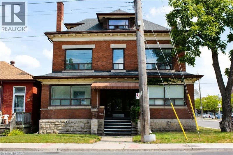 #4 56 WENTWORTH Street North, Hamilton, Ontario, L8L5V4, Hamilton, Ontario — photo 1 of 5