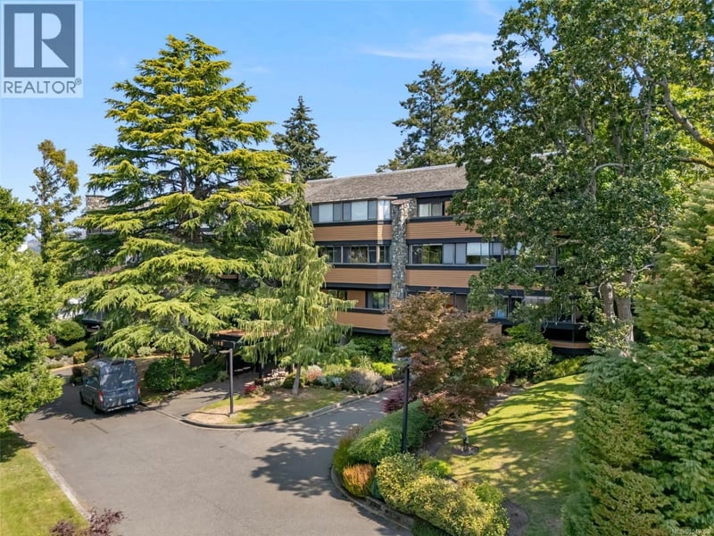 #104 1106 Glenora Place, Saanich, British Columbia, V8P2C3, Saanich, British Columbia — photo 1 of 5