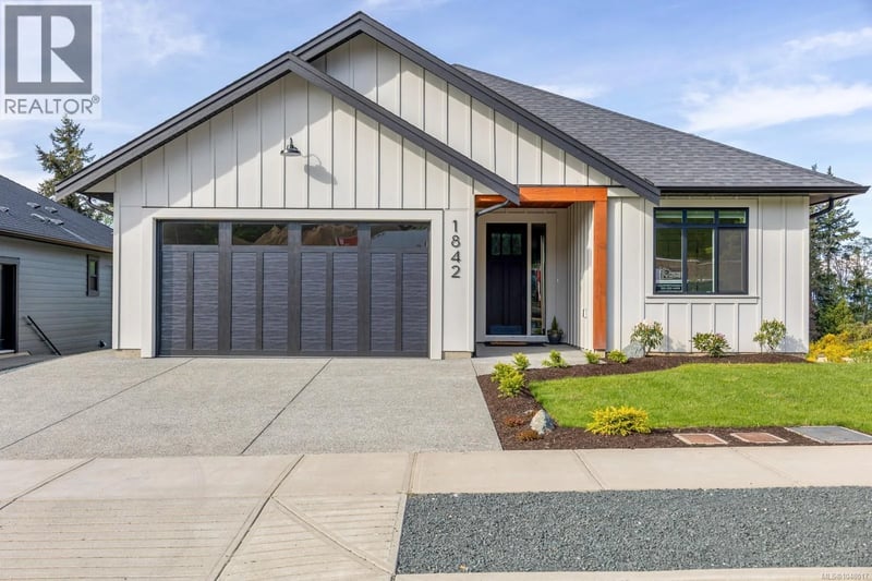 1842 Crown Isle Boulevard, Courtenay, British Columbia, V9N9X5, Courtenay, British Columbia — photo 1 of 5