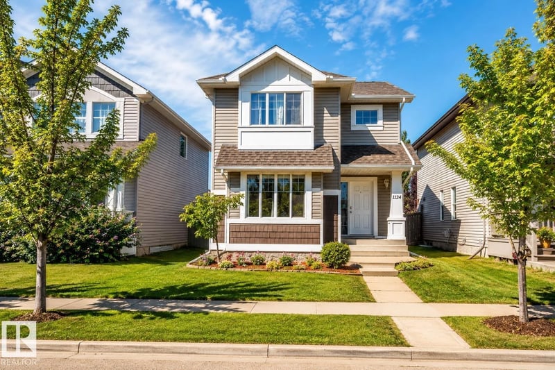 1124 37A AV NW, Edmonton, Alberta, T6T0E7, Edmonton, Alberta — photo 1 of 5