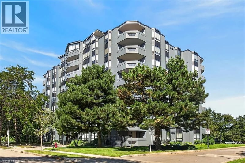 #202 6 VILLAGE GREEN Boulevard, Stoney Creek, Ontario, L8G5B7, Stoney Creek, Ontario — photo 1 of 5