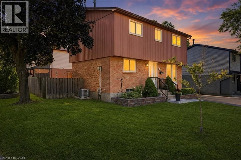 14 BERRISFIELD Crescent, Hamilton, Ontario, L4T4X1, Hamilton, Ontario — photo 1 of 5