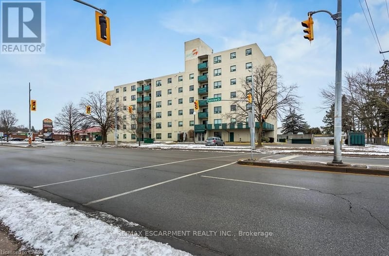 #501 421 Fairview Drive, Brantford, Ontario, N3R7M3, Brantford, Ontario — photo 1 of 5