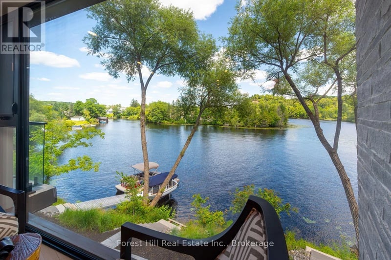 #202 32 Brunel Road South, Huntsville, Ontario, P1H1P5, Huntsville, Ontario — photo 1 of 5