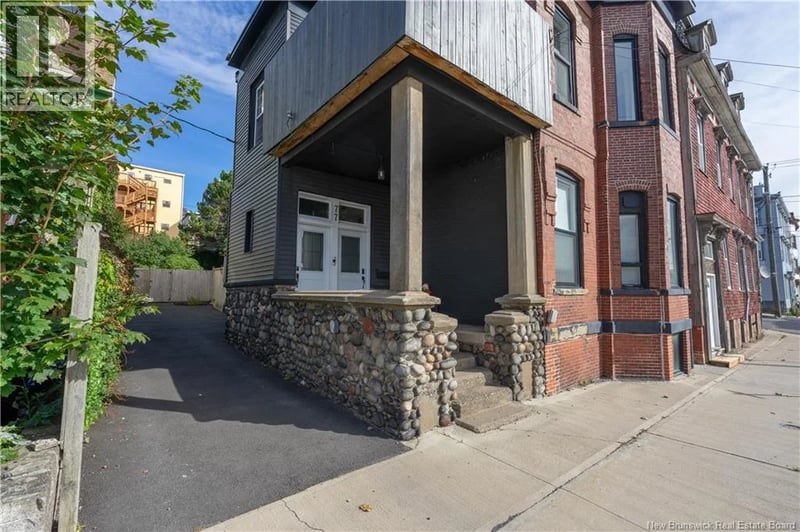 77 Mecklenburg Street, Saint John, New Brunswick, E2L1P9, Saint John, New Brunswick — photo 1 of 5