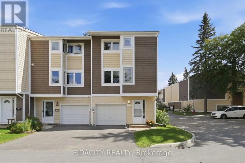 #151 320 Stowe Court, Ottawa, Ontario, K2K1Z6, Ottawa, Ontario — photo 1 of 5