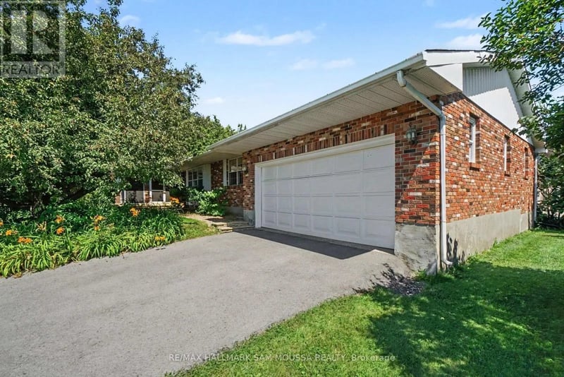 118 Juanita Avenue, Ottawa, Ontario, K0A1L0, Ottawa, Ontario — photo 1 of 5