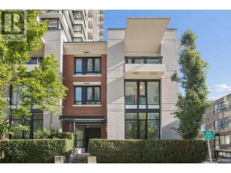 TH938 HOMER Street, Vancouver, British Columbia, V6B1T7, Vancouver, British Columbia — photo 1 of 5