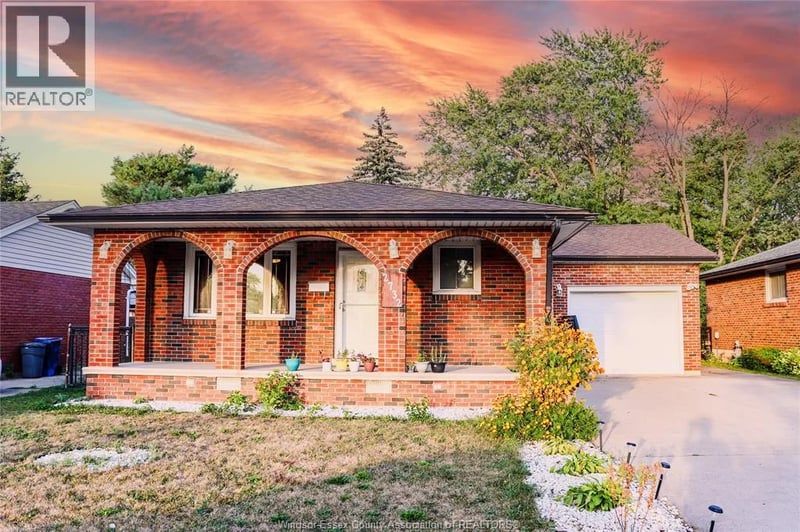 2732 ARMSTRONG Avenue, Windsor, Ontario, N8T2G4, Windsor, Ontario — photo 1 of 5