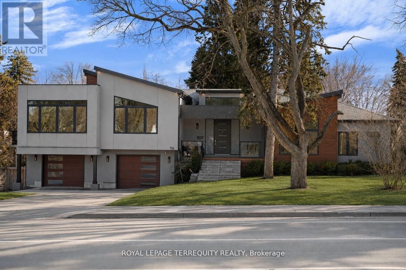 716 North Shore Boulevard East, Burlington (LaSalle), Ontario, L7T1X6, Burlington (LaSalle), Ontario — photo 1 of 5