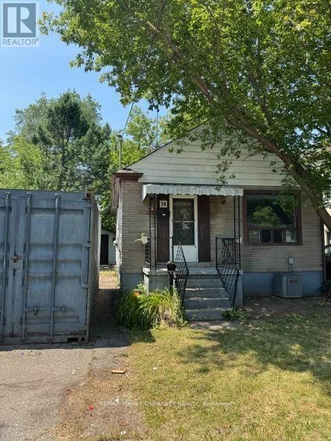 74 Sixteenth Street, Toronto (New Toronto), Ontario, M8V3K1, Toronto (New Toronto), Ontario — photo 1 of 4